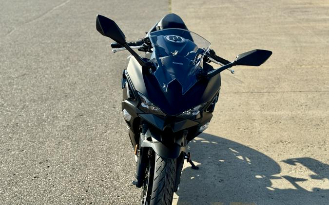 2026 Kawasaki Ninja® 500 Base