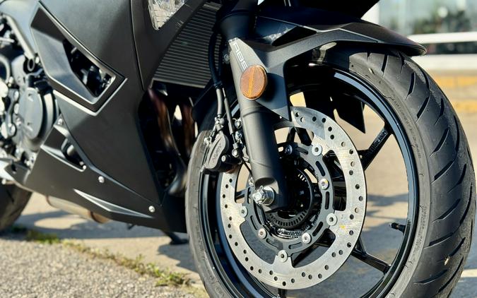 2026 Kawasaki Ninja® 500 Base