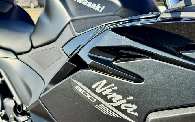 2026 Kawasaki Ninja® 500 Base