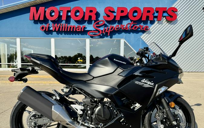 2026 Kawasaki Ninja® 500 Base