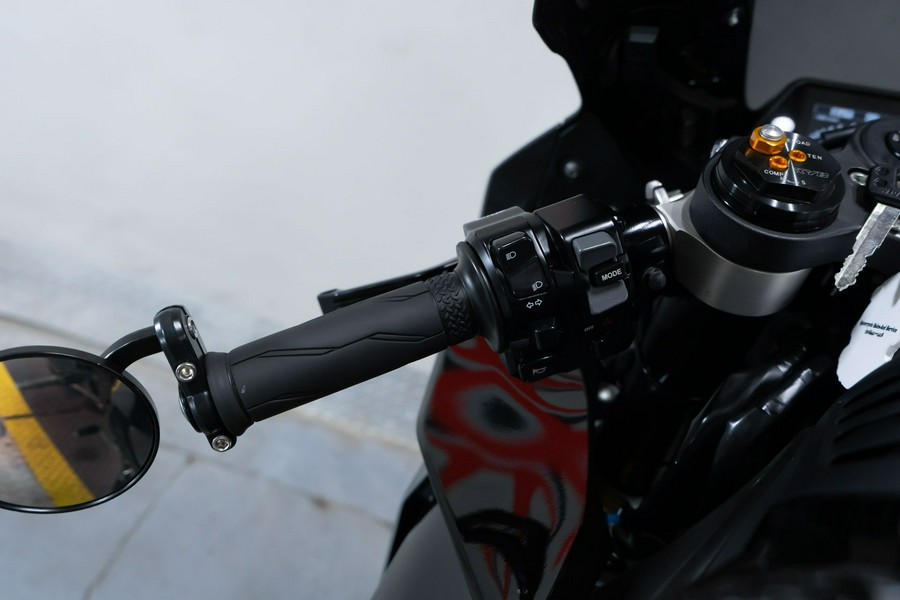 2024 Yamaha YZF-R1