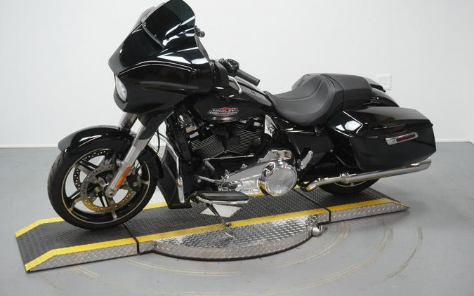 2024 Harley-Davidson® Street Glide® Vivid Black