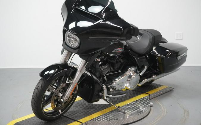 2024 Harley-Davidson® Street Glide® Vivid Black