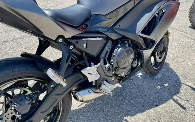 2023 Kawasaki Ninja 650 Metallic Matte Graphenesteel GrayEbony