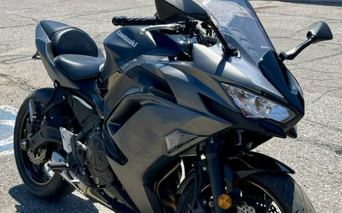 2023 Kawasaki Ninja 650 Metallic Matte Graphenesteel GrayEbony