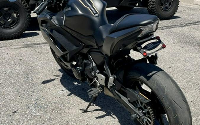 2023 Kawasaki Ninja 650 Metallic Matte Graphenesteel GrayEbony
