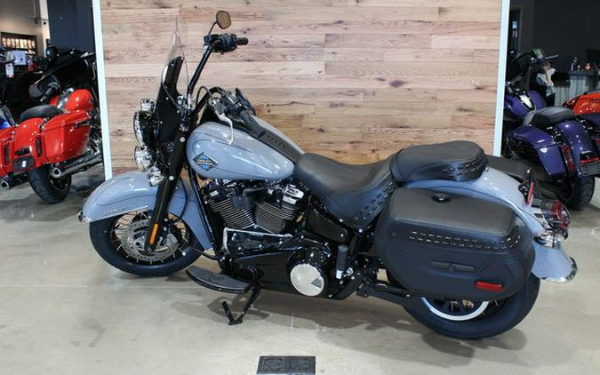 2026 Harley-Davidson Softail FLHC - Heritage Classic