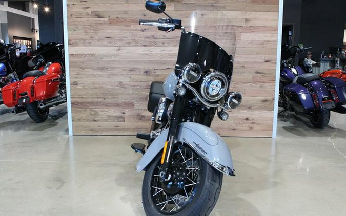 2026 Harley-Davidson Softail FLHC - Heritage Classic
