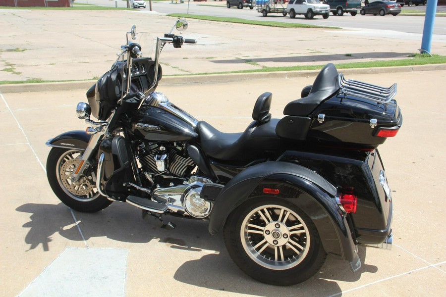 2021 Harley-Davidson Tri Glide Ultra Vivid Black