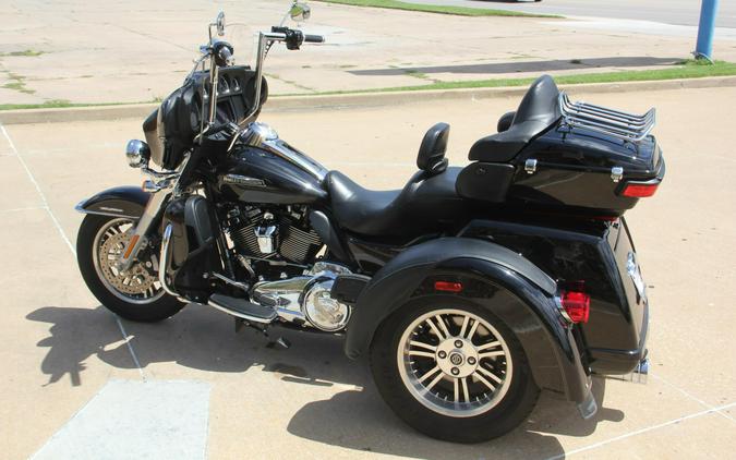2021 Harley-Davidson Tri Glide Ultra Vivid Black