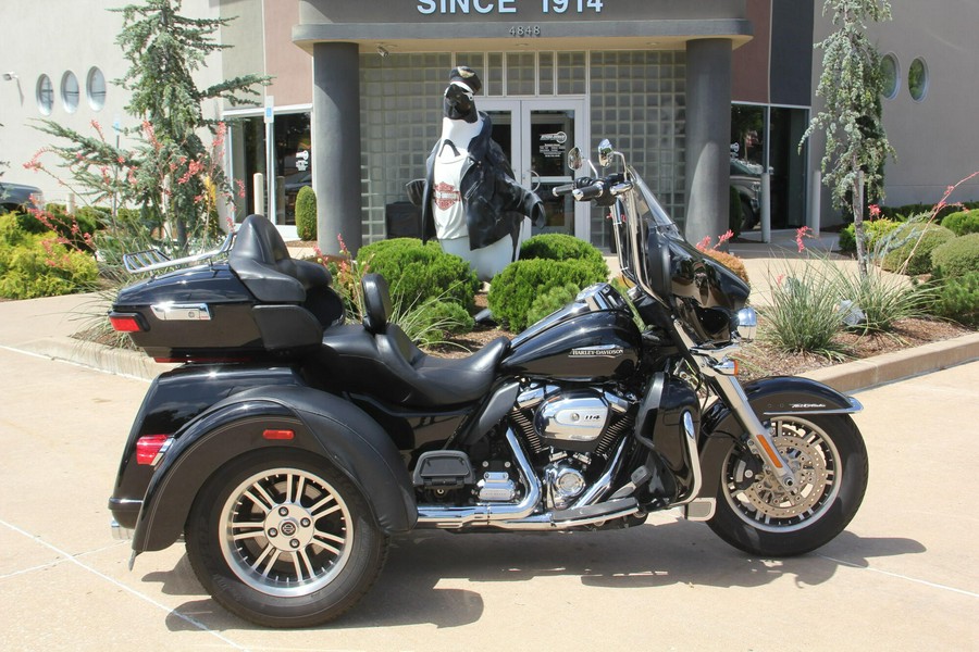2021 Harley-Davidson Tri Glide Ultra Vivid Black