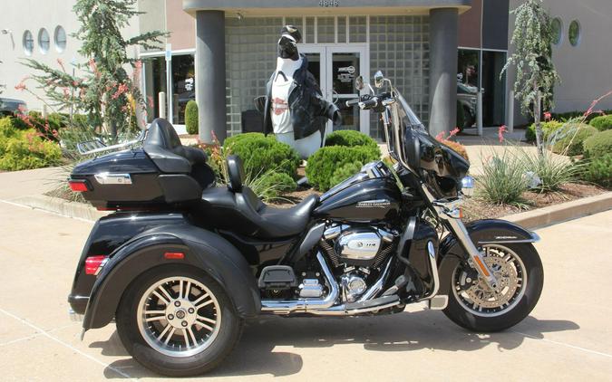 2021 Harley-Davidson Tri Glide Ultra Vivid Black