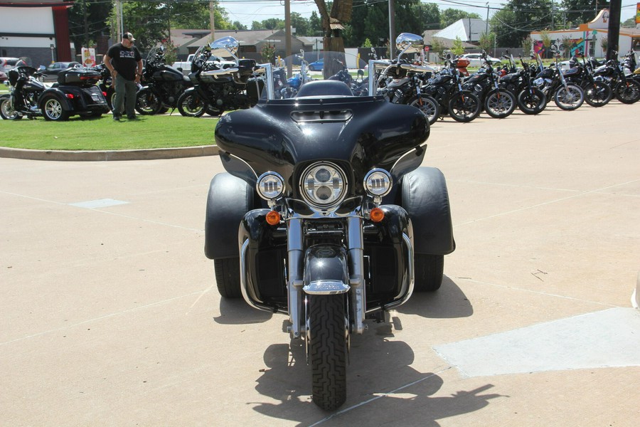 2021 Harley-Davidson Tri Glide Ultra Vivid Black