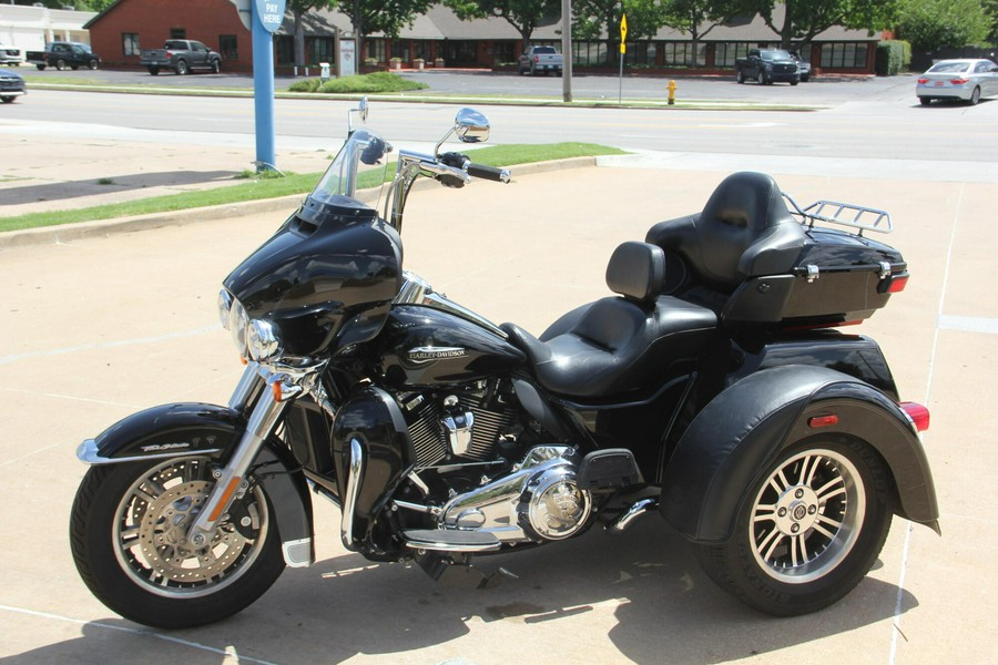 2021 Harley-Davidson Tri Glide Ultra Vivid Black