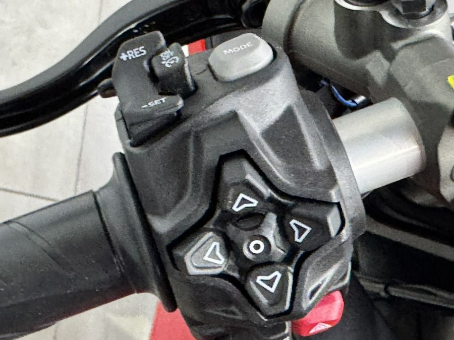 2025 Ducati Panigale V2 Ducati Red