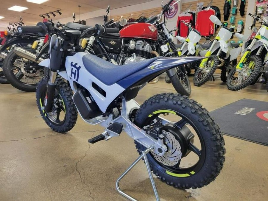 2024 Husqvarna® EE 2