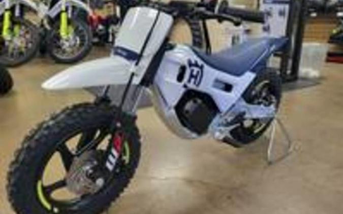 2024 Husqvarna® EE 2