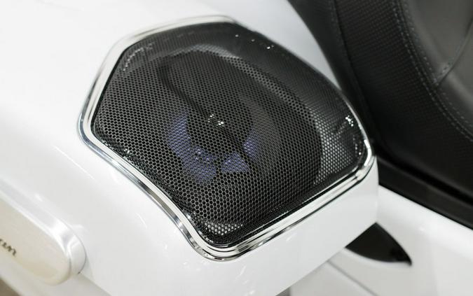 2024 Indian Motorcycle® Challenger® Limited with PowerBand Audio Package Ghost White Metallic