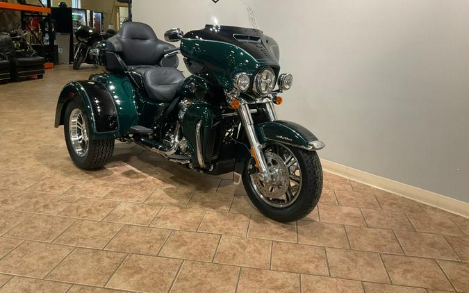 2024 Harley-Davidson Tri Glide Ultra Alpine Green / Vivid Black FLHTCUTG