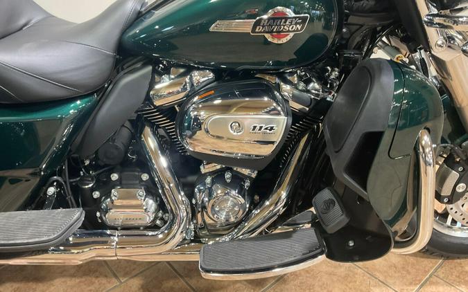 2024 Harley-Davidson Tri Glide Ultra Alpine Green / Vivid Black FLHTCUTG