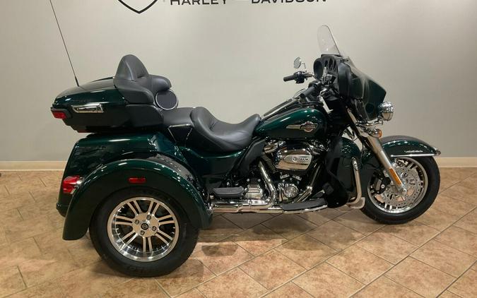 2024 Harley-Davidson Tri Glide Ultra Alpine Green / Vivid Black FLHTCUTG