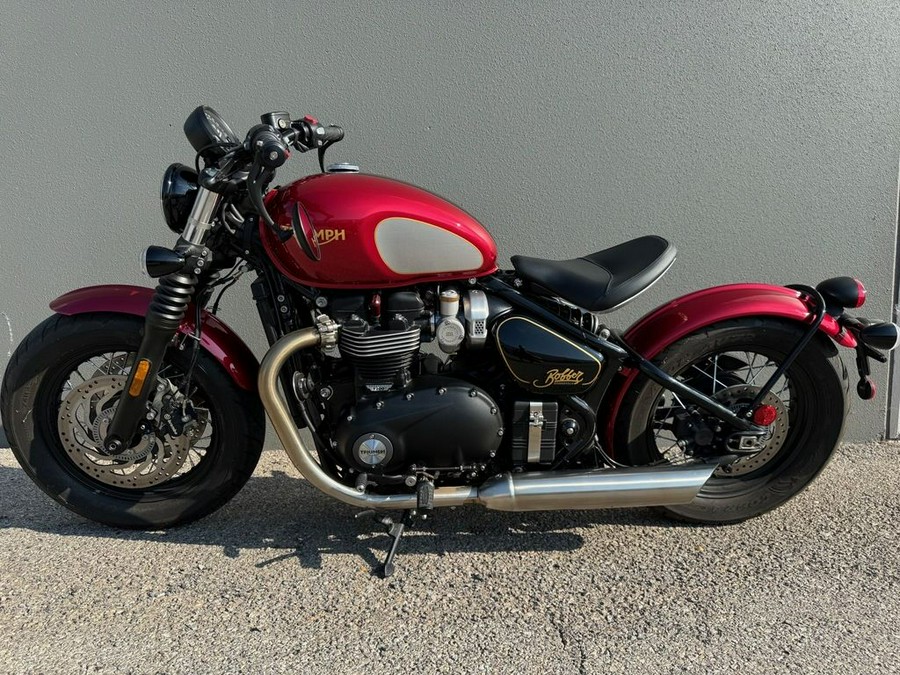 2022 Triumph Bonneville Bobber Gold Line Carnival Red/Sapphire Black