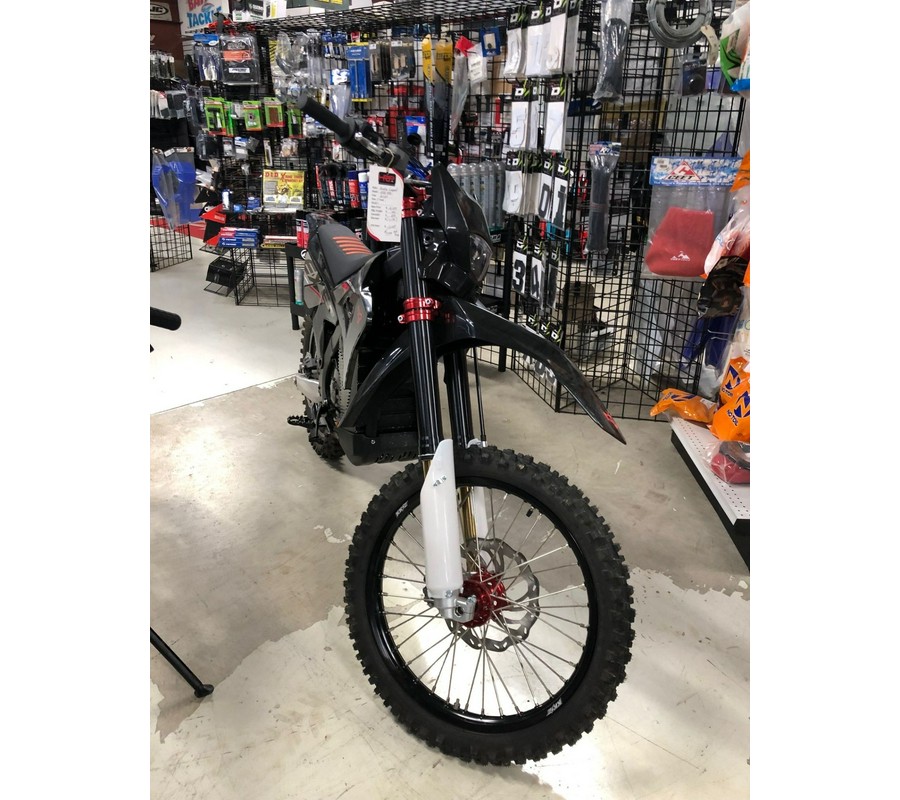 2024 Artic Leopard E-XE 880