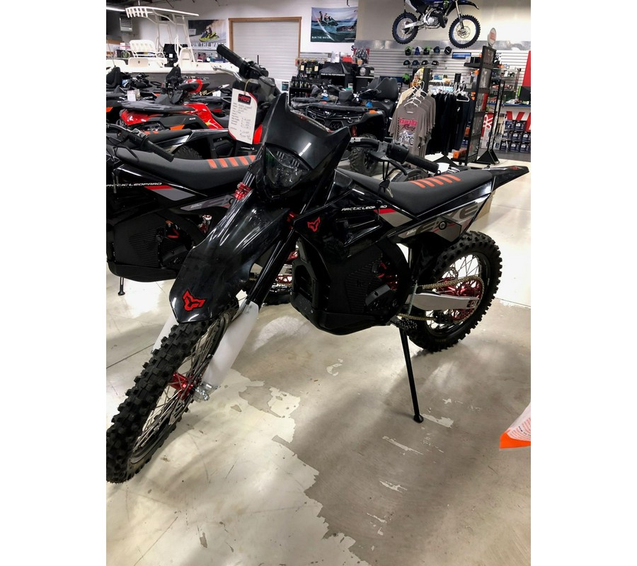 2024 Artic Leopard E-XE 880