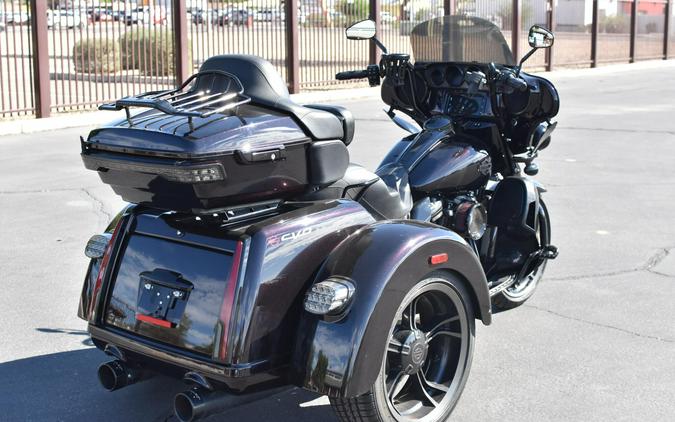 2021 Harley-Davidson CVO Tri Glide Charred Crimson FLHTCUTGSE
