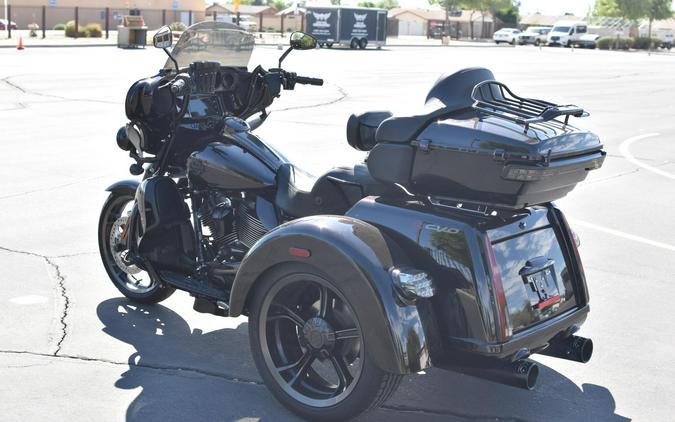 2021 Harley-Davidson CVO Tri Glide Charred Crimson FLHTCUTGSE