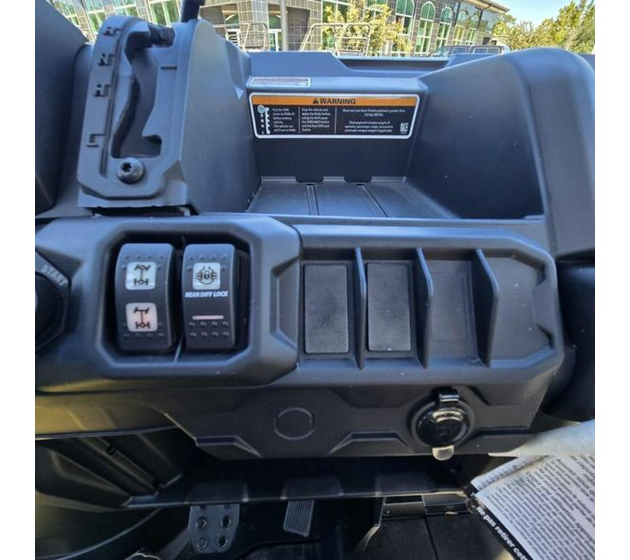 2025 Can-Am® Defender DPS HD9 Compass Green