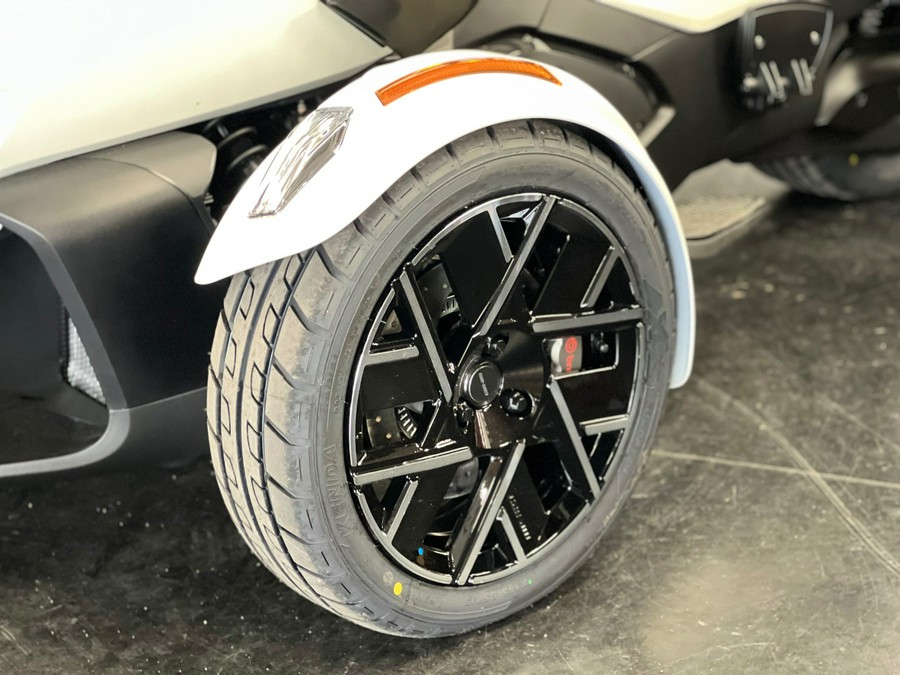 2026 Can-Am RD SPYDER RT STS 1330 SE6