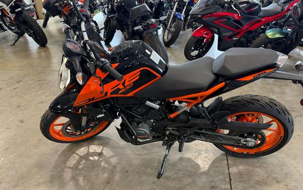 2021 KTM Duke 200