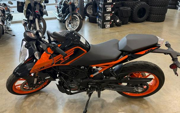 2023 KTM Duke 200