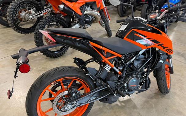 2023 KTM Duke 200