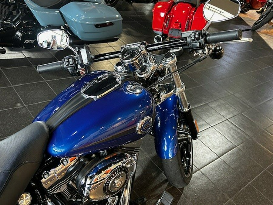 2015 Harley-Davidson Breakout Superior Blue