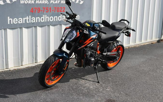 2023 KTM 890 Duke R