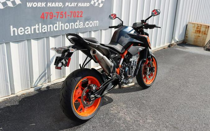 2023 KTM 890 Duke R