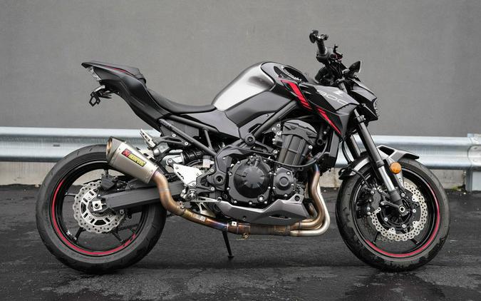 2023 Kawasaki Z900 ABS Metallic Black/Graphite Gray/Flat Black