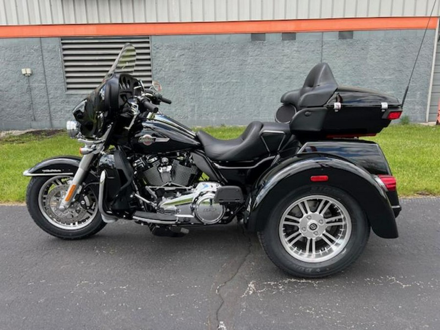 2024 Harley-Davidson® FLHTCUTG - Tri Glide® Ultra