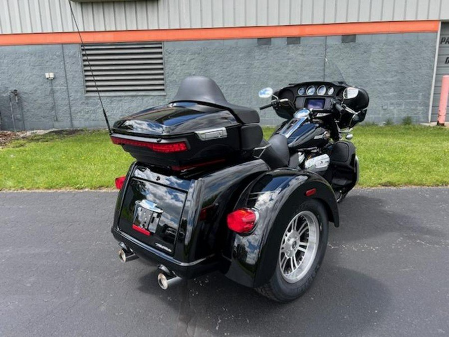 2024 Harley-Davidson® FLHTCUTG - Tri Glide® Ultra