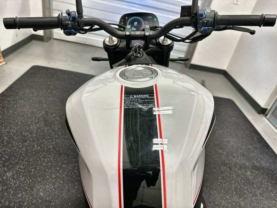 2023 Moto Morini® Seiemmezzo STR