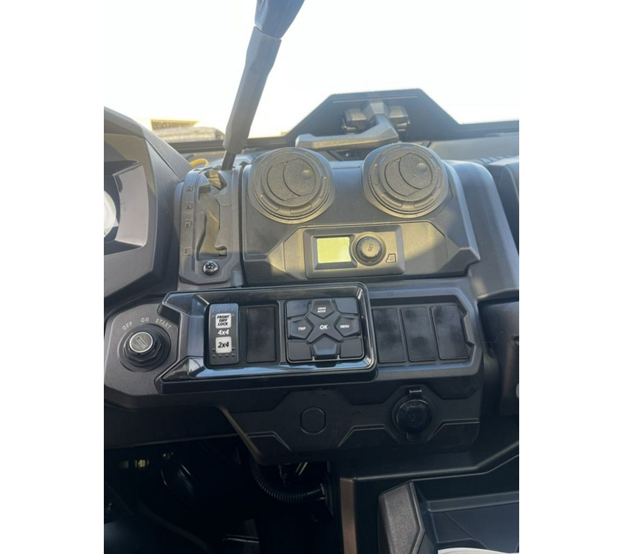 2026 Can-Am Defender 6X6 Limited