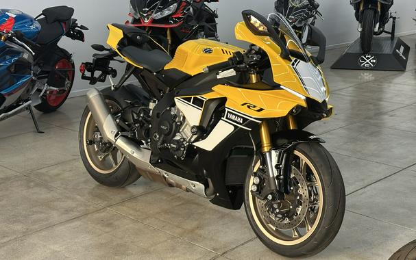 2016 Yamaha YZF-R1