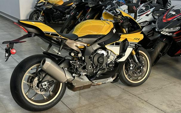 2016 Yamaha YZF-R1