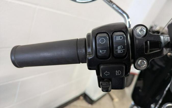 2019 Harley-Davidson Softail FLHCS - Heritage Classic 114