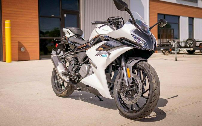 2025 CFMOTO 300SS