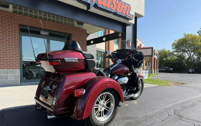 FLHTCUTG 2017 Tri Glide Ultra