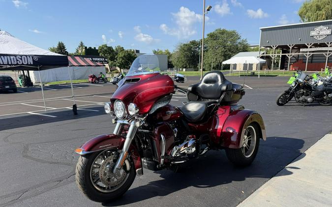 FLHTCUTG 2017 Tri Glide Ultra