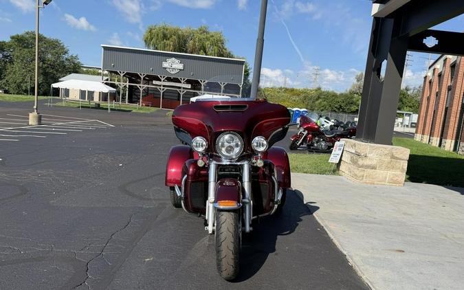 FLHTCUTG 2017 Tri Glide Ultra